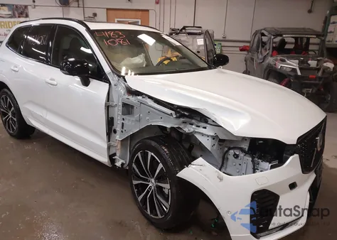 2025 Volvo Xc60 B5 Plus из США, поврежденный, VIN YV4M12RCXS1032908